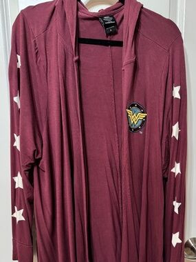 ⭐ Torrid Wonder Woman Burgundy Hooded Open Front Cardigan Size 4